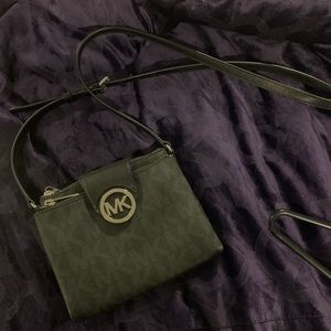 Black leather Michael Kors crossbody